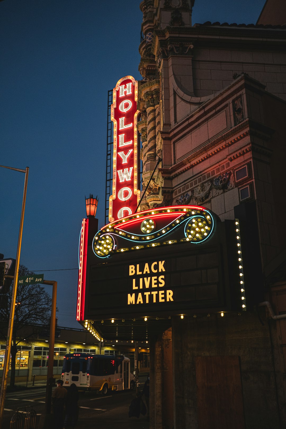 Кто играл Витю в сериале против всех?